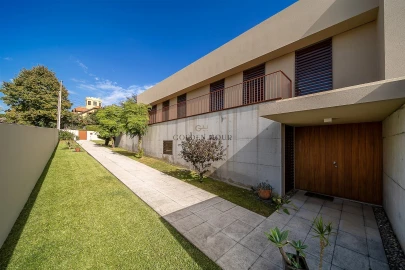 Moradia T6 para Venda em Santa Marinha e São Pedro da Afurada