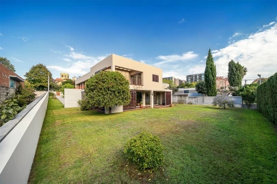 Moradia T6 para Venda em Santa Marinha e São Pedro da Afurada
