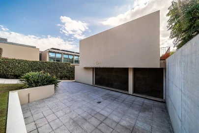 Moradia T6 para Venda em Santa Marinha e São Pedro da Afurada
