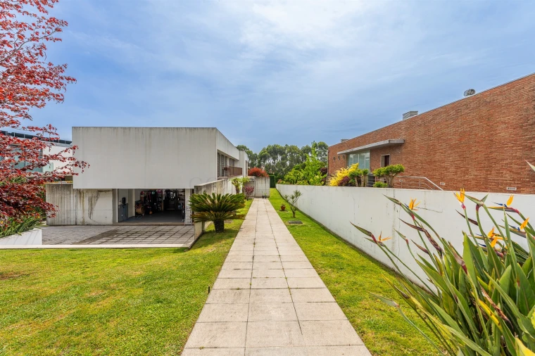 Moradia T6 para Venda em Santa Marinha e São Pedro da Afurada Foto 9