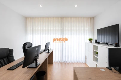 Loja para Arrendamento em Merelim (São Pedro) e Frossos