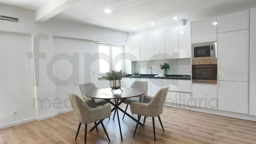 Apartamento T3 para Venda em Benfica