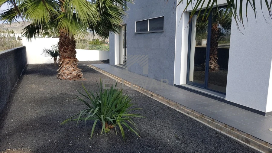 Moradia T4 para Venda em Porto Santo Foto 7