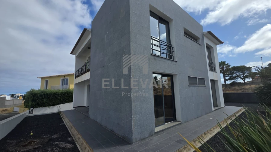 Moradia T4 para Venda em Porto Santo Foto 2