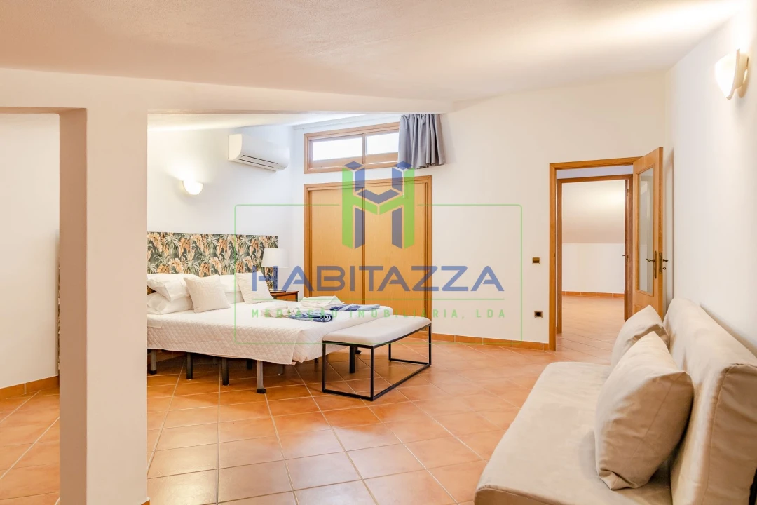 Apartamento T3 para Arrendamento em Lagos (São Sebastião e Santa Maria) Foto 13