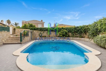 Apartamento T3 para Arrendamento em Lagos (São Sebastião e Santa Maria)