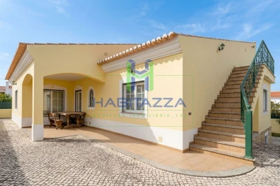 Apartamento T3 para Arrendamento em Lagos (São Sebastião e Santa Maria)