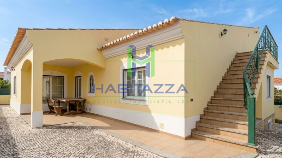 Apartamento T3 para Arrendamento em Lagos (São Sebastião e Santa Maria)