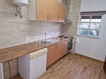 Moradia T1 para Venda em Odiaxere