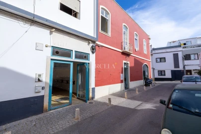 Negócio para Arrendamento em Lagos (São Sebastião e Santa Maria)