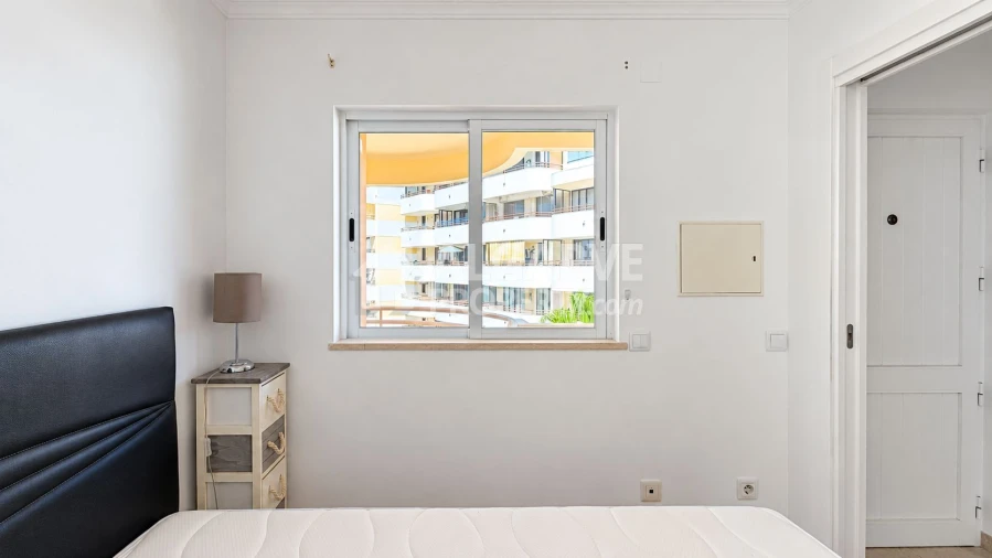 Apartamento para Venda em Quarteira Foto 9