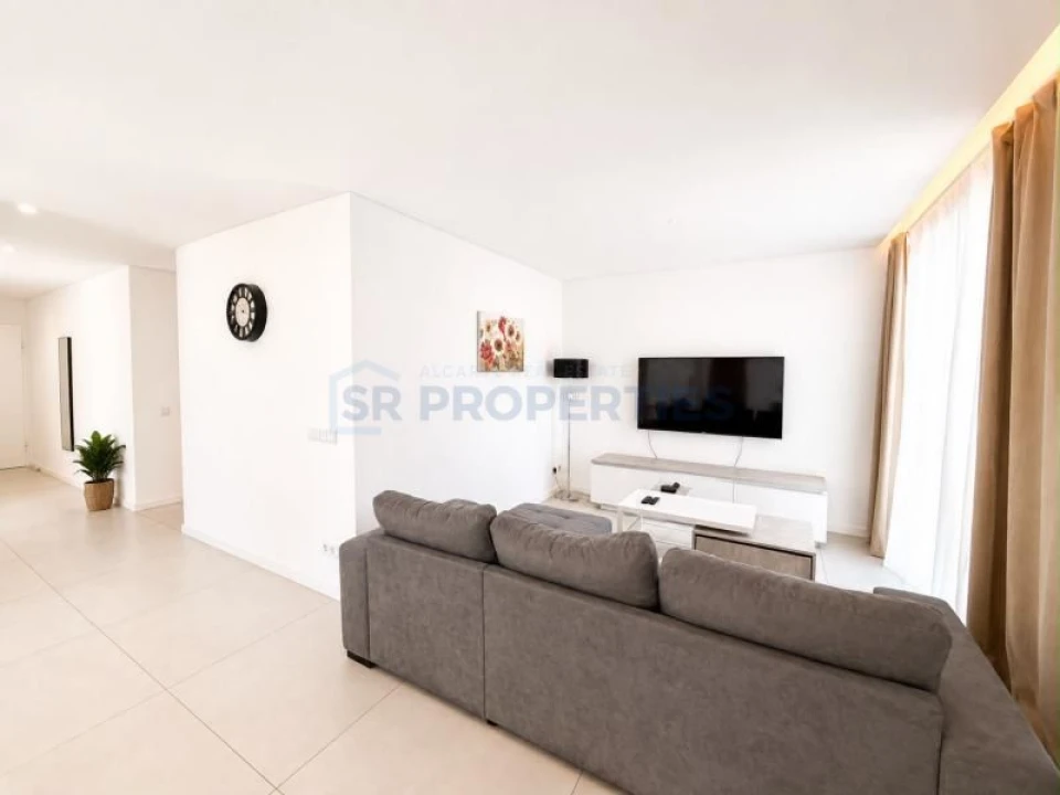 Apartamento T3 para Venda em Quarteira Foto 8