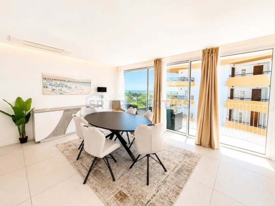 Apartamento T3 para Venda em Quarteira Foto 3