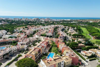 Apartamento para Venda em Quarteira