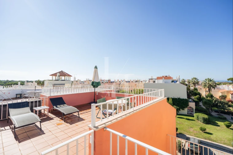 Apartamento para Venda em Quarteira Foto 16