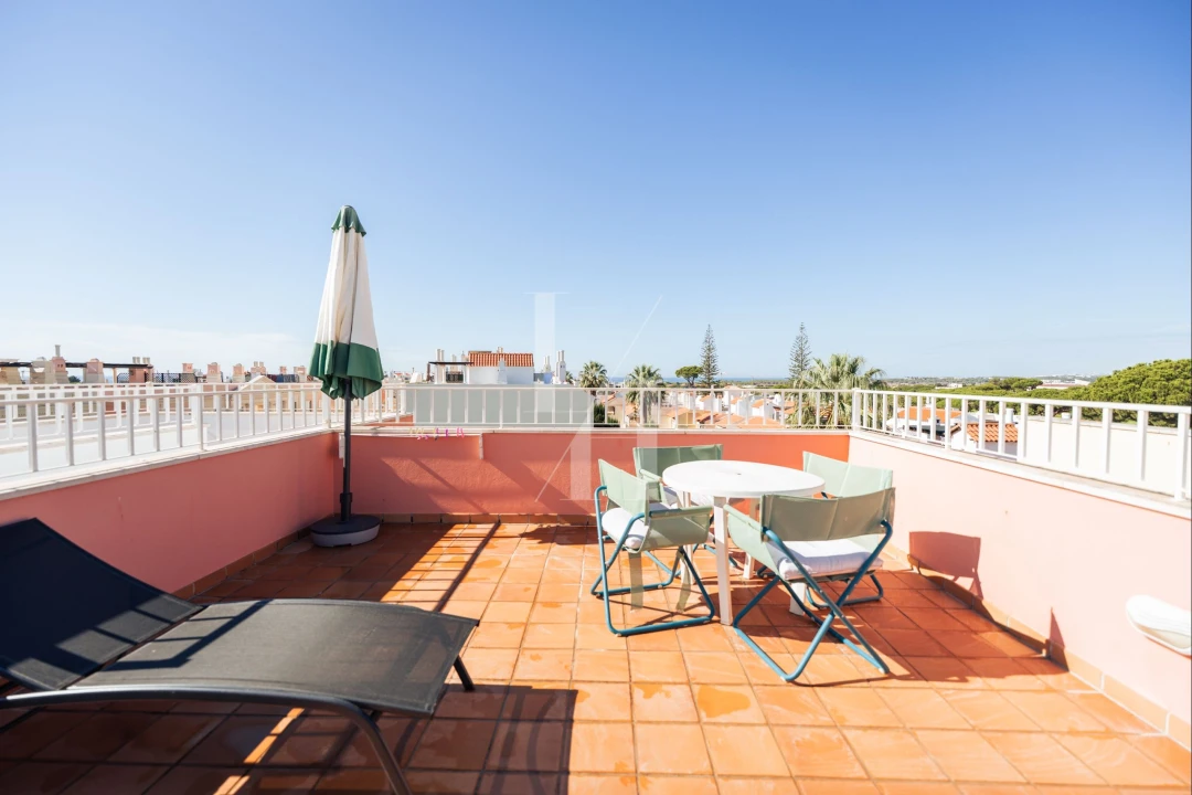 Apartamento para Venda em Quarteira Foto 15