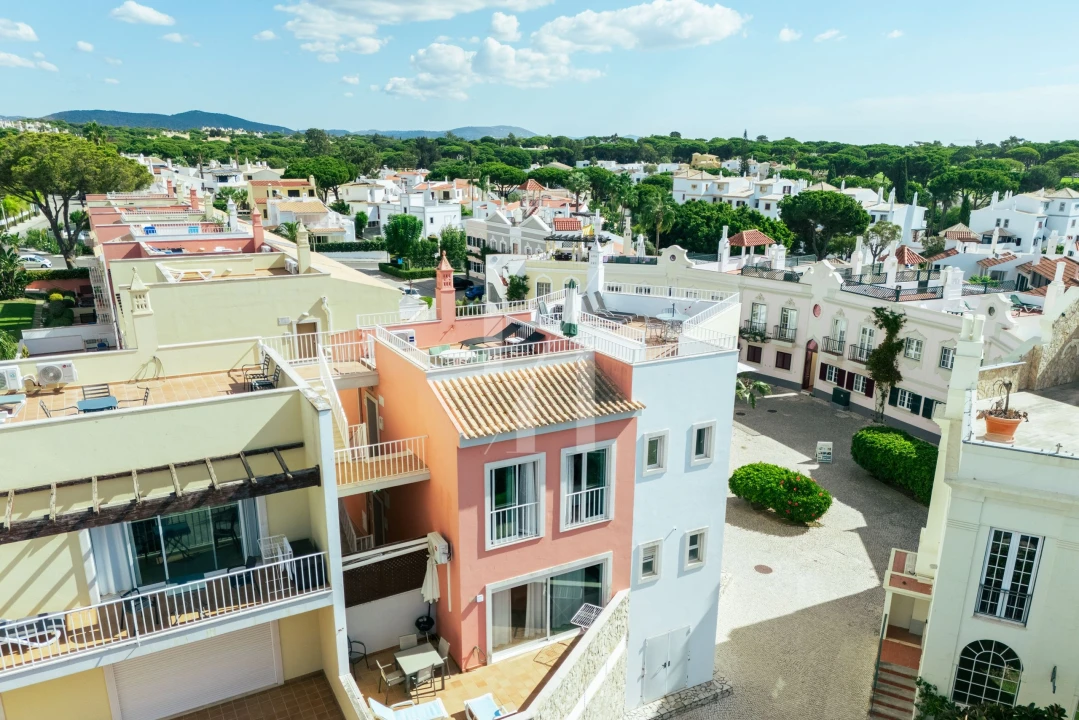Apartamento para Venda em Quarteira Foto 2