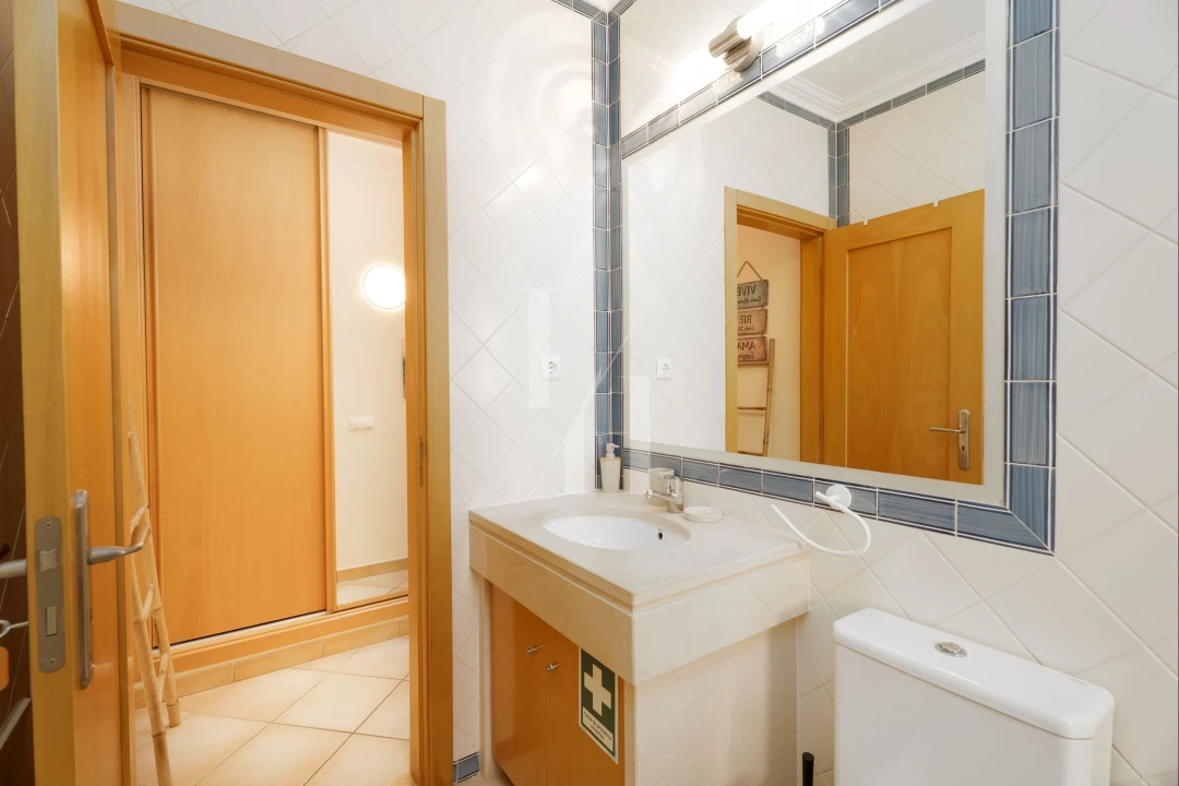 Apartamento para Venda em Quarteira Foto 12