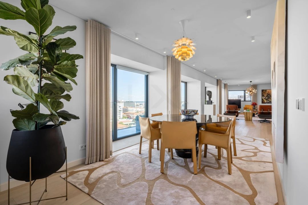 Apartamento T5 para Venda em Campolide Foto 13