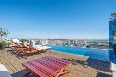 Apartamento T5 para Venda em Campolide