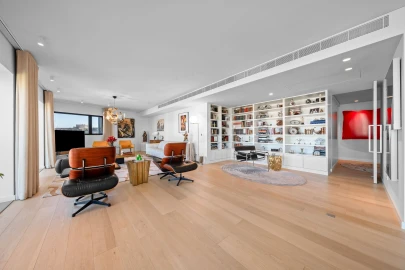 Apartamento T5 para Venda em Campolide