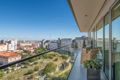 Apartamento T5 para Venda em Campolide