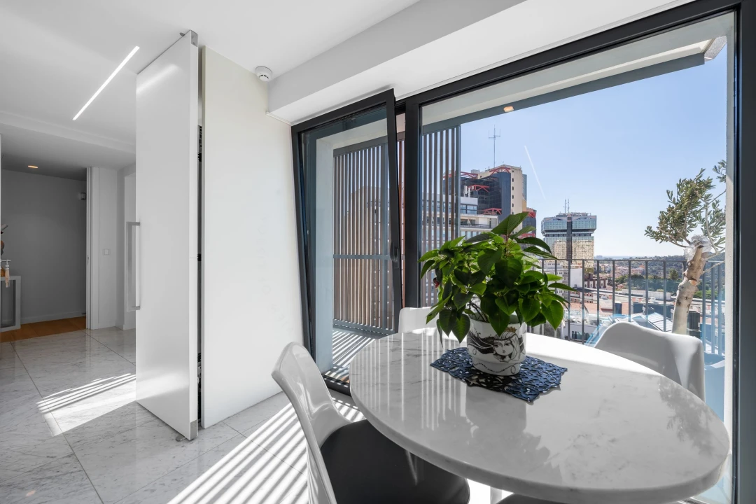 Apartamento T5 para Venda em Campolide Foto 16