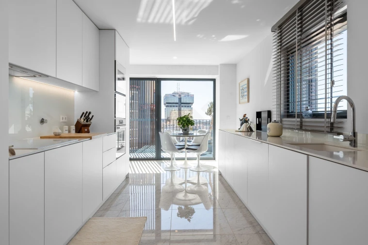 Apartamento T5 para Venda em Campolide Foto 15