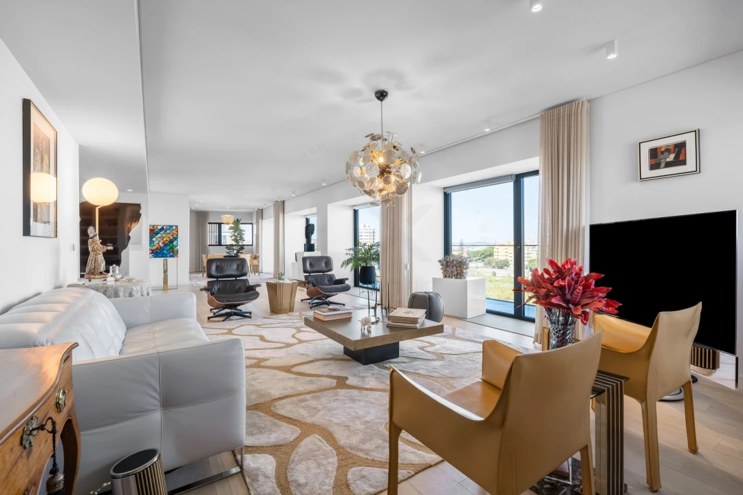 Apartamento T5 para Venda em Campolide Foto 10