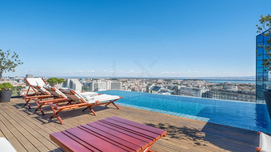 Apartamento T5 para Venda em Campolide