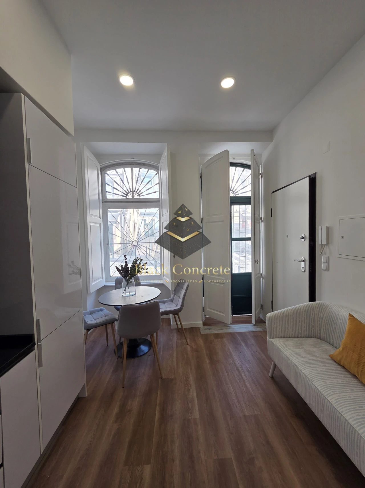 Apartamento T2 para Venda em São Vicente Foto 1