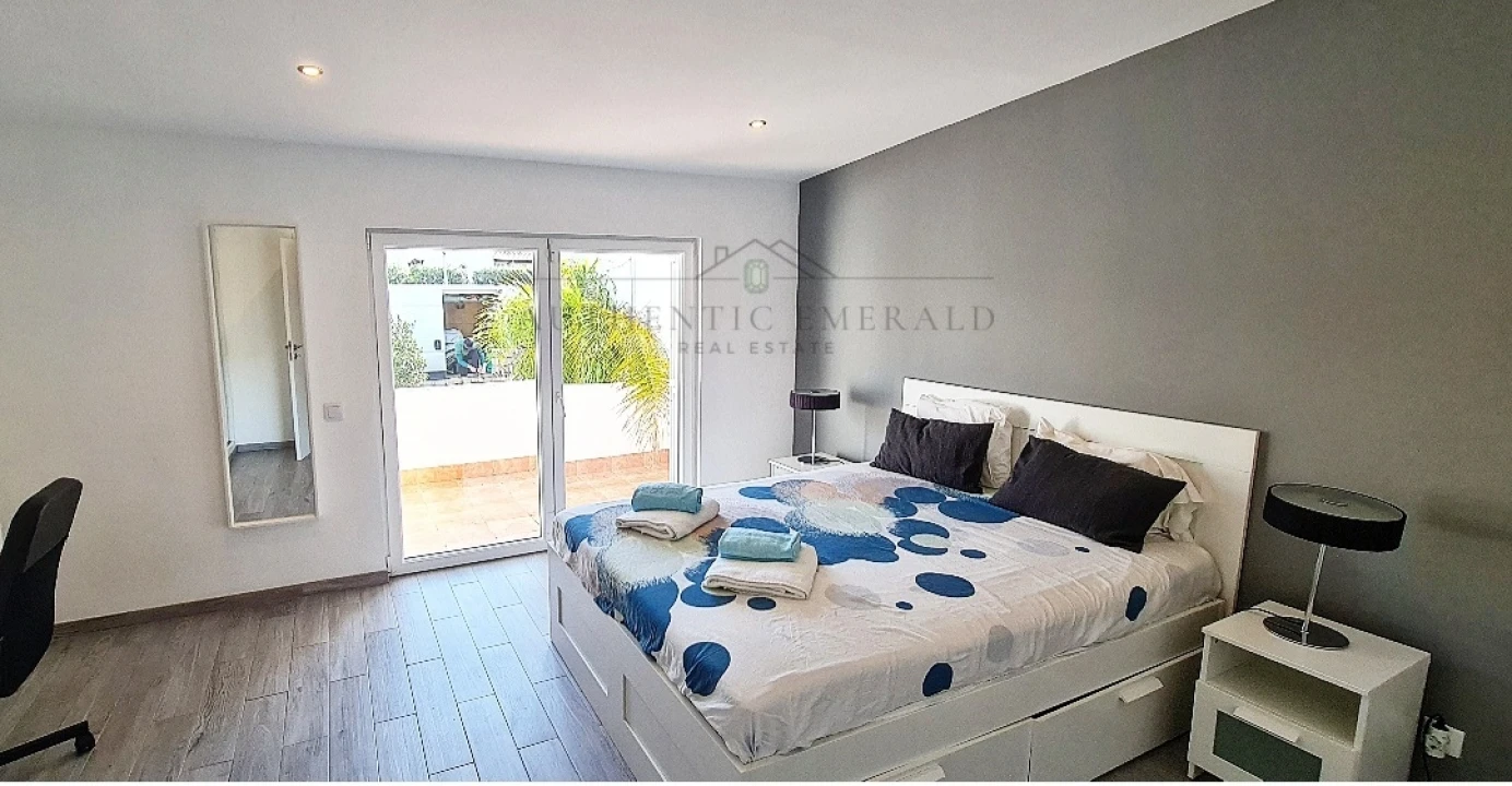 Moradia T4 para Venda em Almancil Foto 14