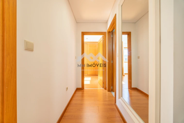 Apartamento T2 para Venda em Custoias Foto 28