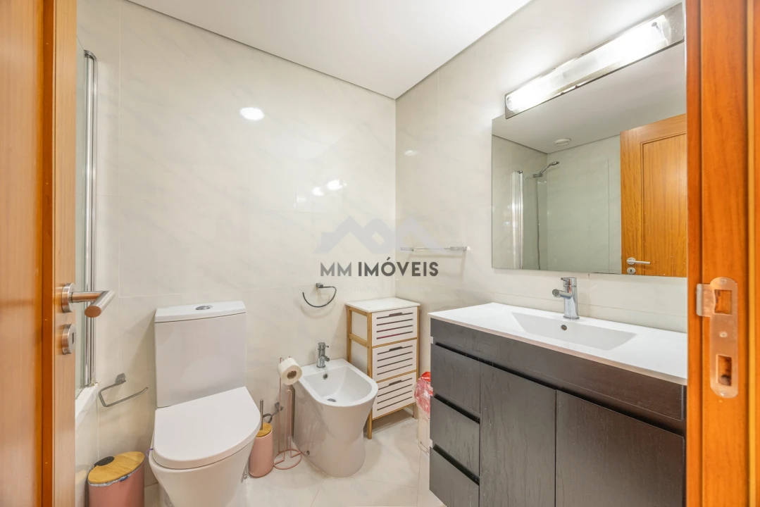 Apartamento T2 para Venda em Custoias Foto 16