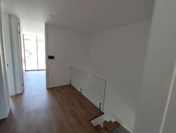 Moradia T3 para Venda em Cristelos, Boim e Ordem