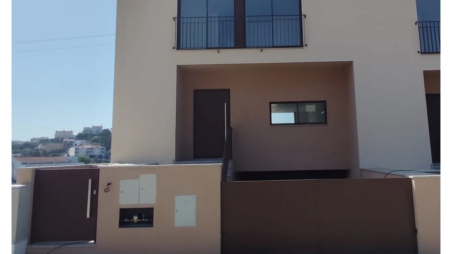 Moradia T3 para Venda em Cristelos, Boim e Ordem