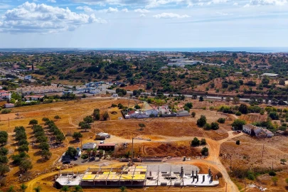 Moradia T3 para Venda em Ferreiras