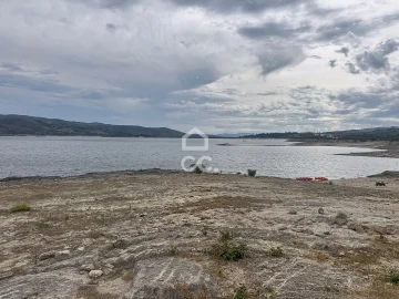 Moradia T4 para Venda em Viade de Baixo e Fervidelas