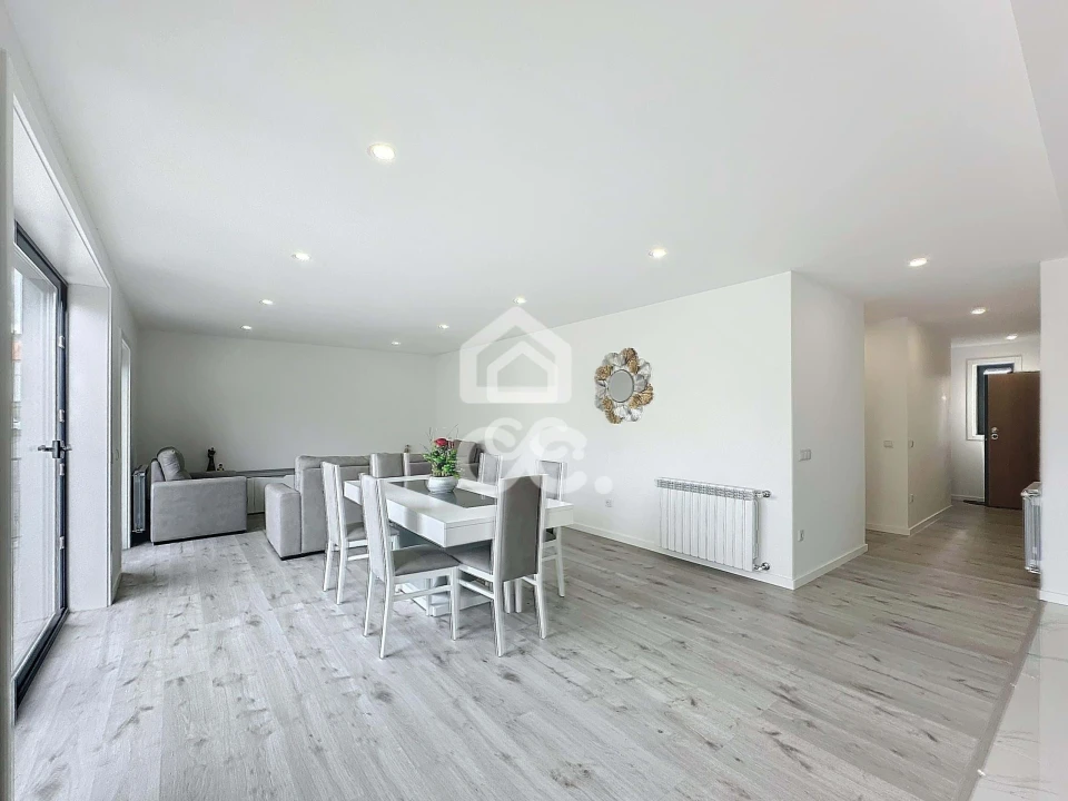 Apartamento T2 para Venda em Santa Maria Maior Foto 3