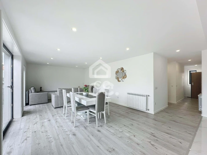 Apartamento T2 para Venda em Santa Maria Maior Foto 3