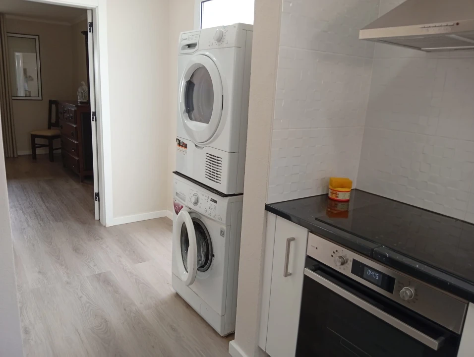 Apartamento T1 para Arrendamento em Arrifes Foto 11