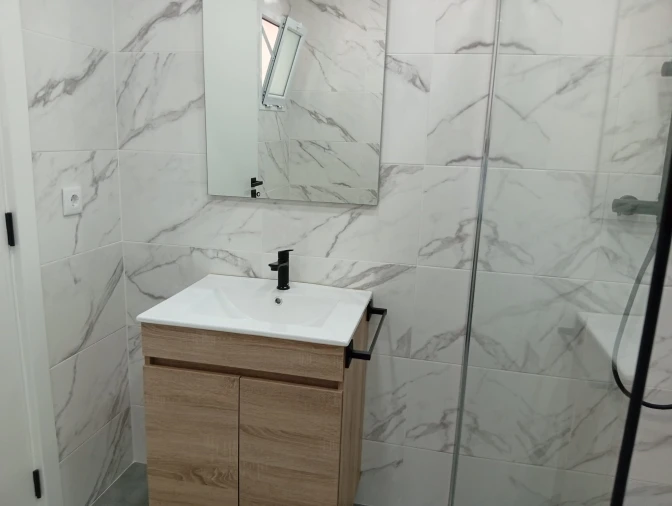 Apartamento T1 para Arrendamento em Arrifes Foto 7