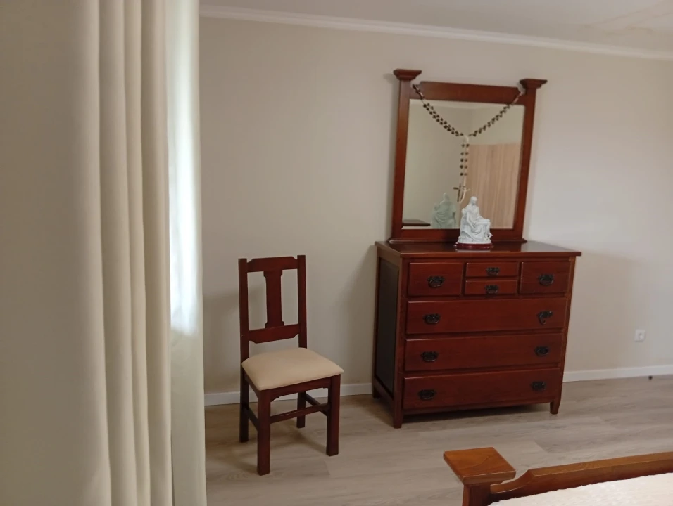 Apartamento T1 para Arrendamento em Arrifes Foto 3