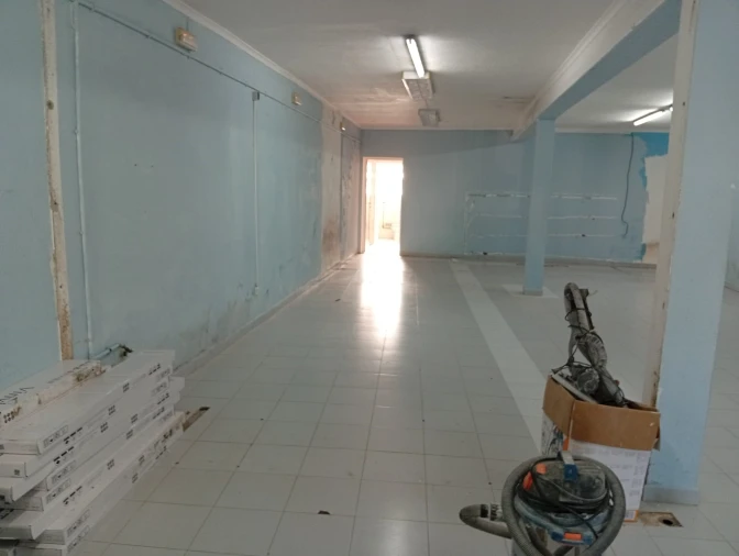 Negócio para Arrendamento em Arrifes Foto 9