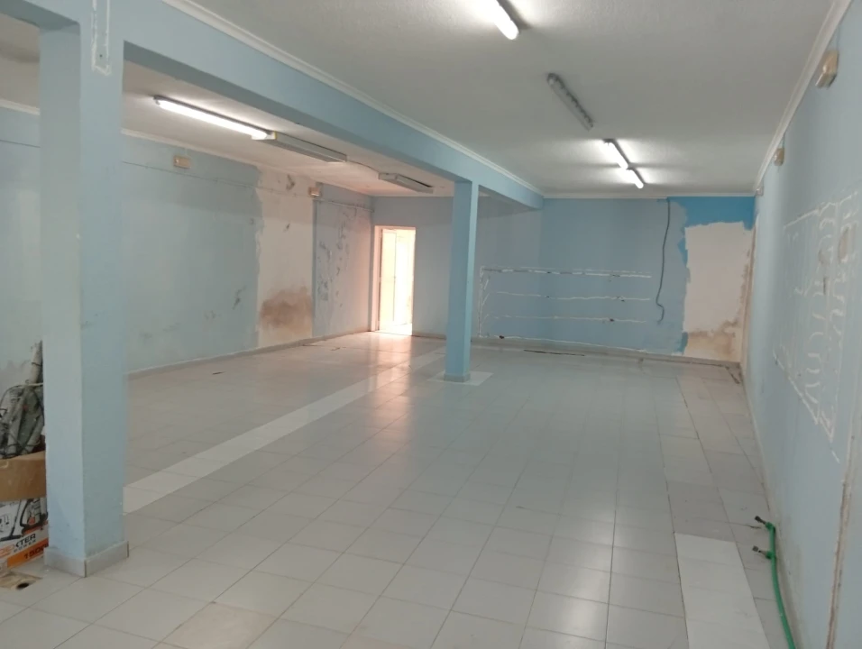 Negócio para Arrendamento em Arrifes Foto 5