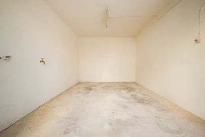 Garagem para Venda em Areeiro