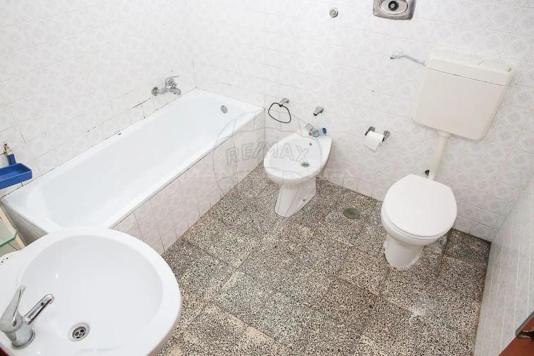 Apartamento T3 para Venda em Sobral de Monte Agraço Foto 2
