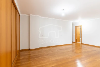 Apartamento T3 para Venda em Funchal (Santa Luzia)