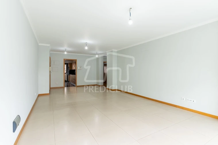 Apartamento T3 para Venda em Funchal (Santa Luzia) Foto 3
