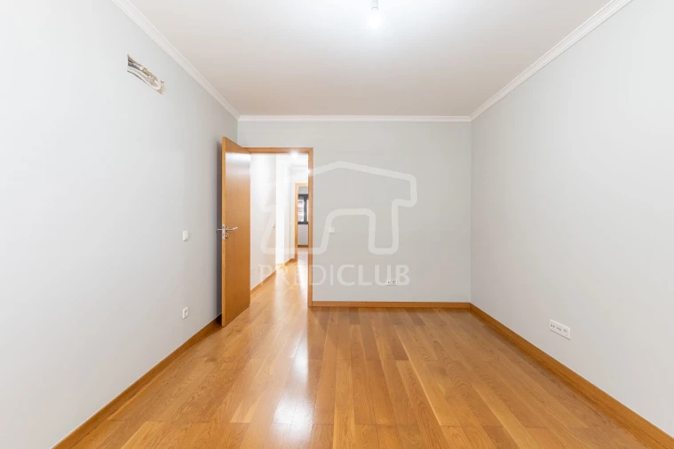 Apartamento T3 para Venda em Funchal (Santa Luzia) Foto 17